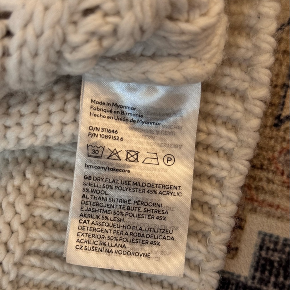 H&M Cable Knit Chunky Cropped Turtleneck Sweater Cream Women’s Size Small - Picture 10 of 13